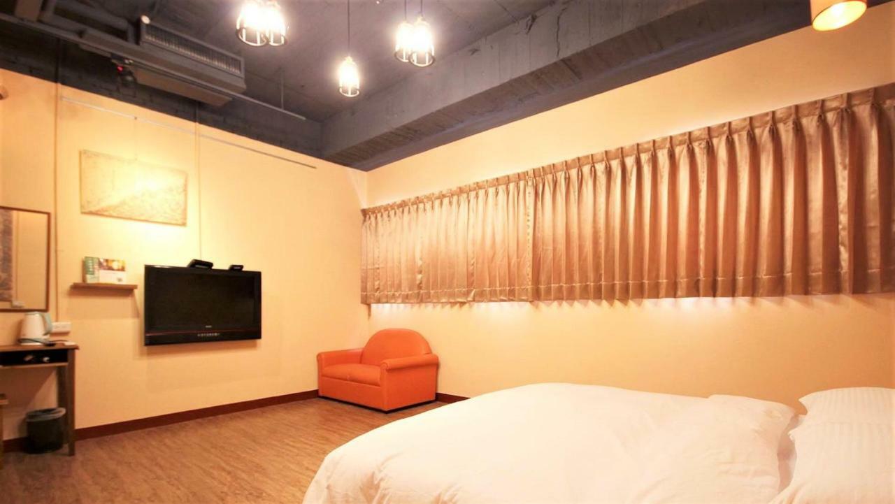 Dongning Atlas Hotel Tainan Exterior photo